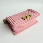 シャネル ル ボーイ フラップバッグ キルティングカーフスキン